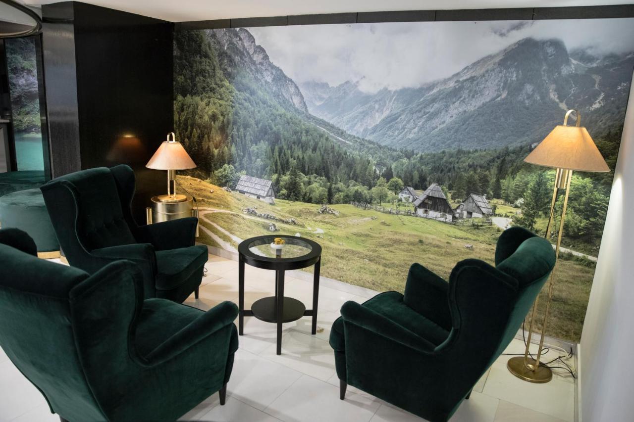 בובק Hotel Alp מראה חיצוני תמונה